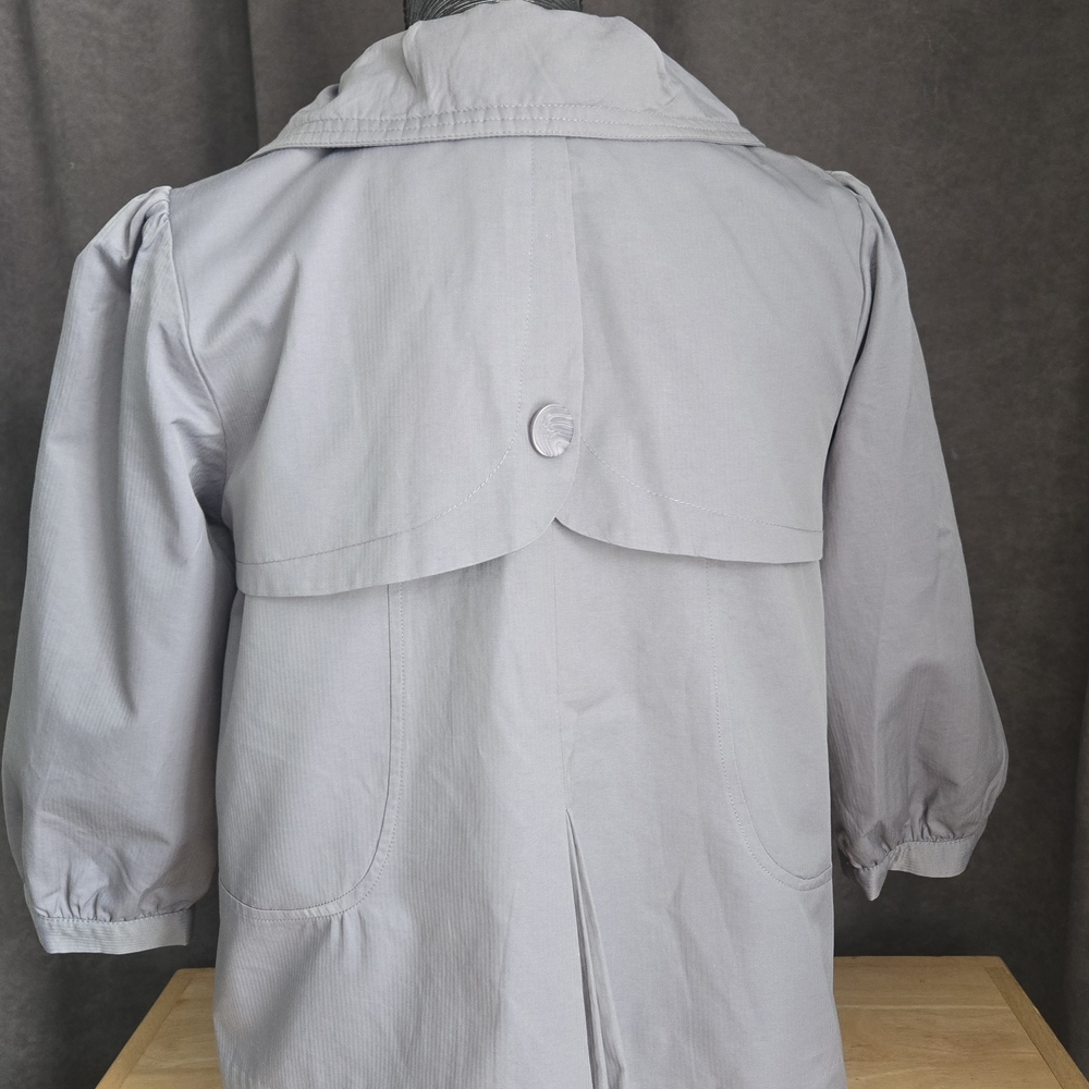 Stylish Gray Button-Up Jacket - Picture 2 of 8